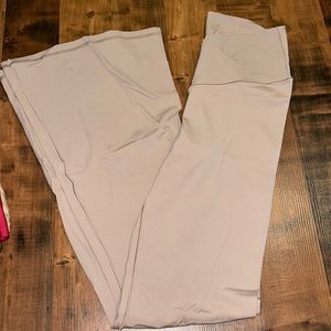 Crossover flare leggings